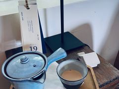 -彳亍咖啡·这里(水湾路店)