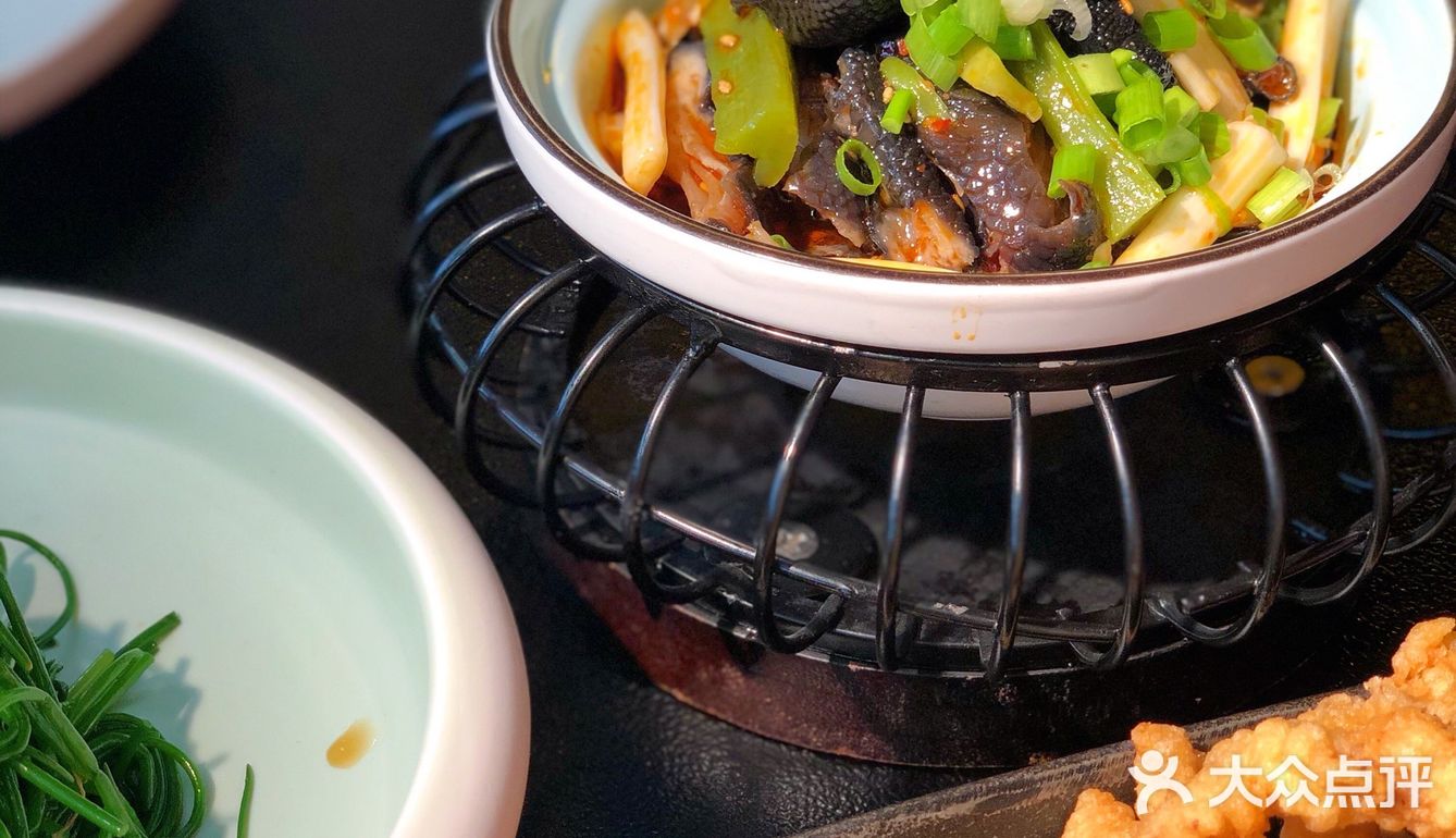北京探店｜不臭的臭豆腐锅 肥肠也吃不过瘾[笑哭]