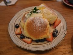 莓果奶油芝士舒芙蕾松饼-UPPER KITCHEN(延安路店)