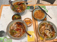 -百春原湖南牛肉粉(百联世纪店)