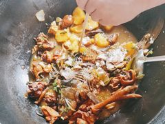 -山妹子铁锅炖