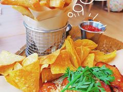 -Mark&Mars Restaurant
