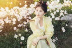 -虞美人汉服摄影