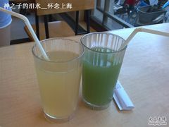 梨汁和弥猴桃汁-咬不得高祖生煎·简餐(高银街店)