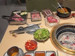 -蚂蚁洞·烤肉大营地(上海静安大悦城店)
