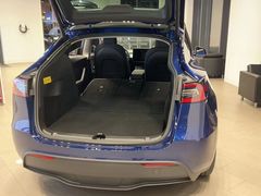 -TESLA 特斯拉(上海太古汇体验店)