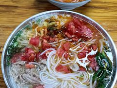 -巍山𤆵肉饵丝