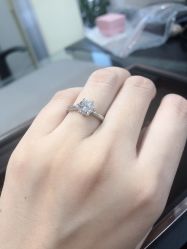 -威德钻石-克拉钻大本营(南京东路店)