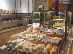 -顶东面包花园·生日蛋糕(世博店)