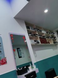 -黑奥秘脱发白发中心