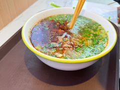 传统牛肉拉面-张川人•甘肃天水麻辣烫(北医三院店)