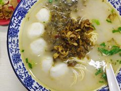 鱼丸雪菜肉丝面-面婆婆东台鱼汤面(湛江路店)