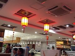 大堂-泉福居酱骨头自助广场(南大街商业步行街店)