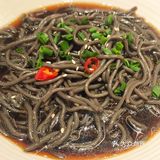 不输牛蛙。烤鸭也很让人惊艳，没想到不输烤鸭店