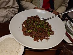 蒜苗炒牛肉-火宫殿·湘菜小吃·商务宴请·生日聚会(东塘店)