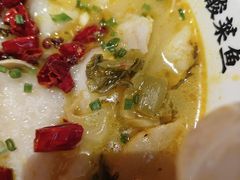 -渝是乎酸菜鱼(龙旗购物中心店)