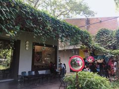 -莓园冰淇淋店