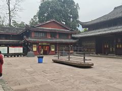 -峨眉山报国寺