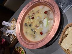 -阿婆情腊排骨火锅·野生菌季(古城旗舰店)