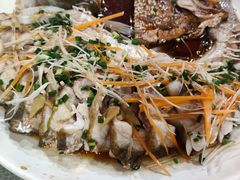 -梓檚中餐厅湖北菜小龙虾武昌鱼排骨藕汤(黄鹤楼店)