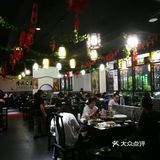 份量也不多,服务态度是比较好的,环境还算可以吧