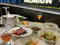 -MONICH牛排融合餐厅(和义大道购物中心店)