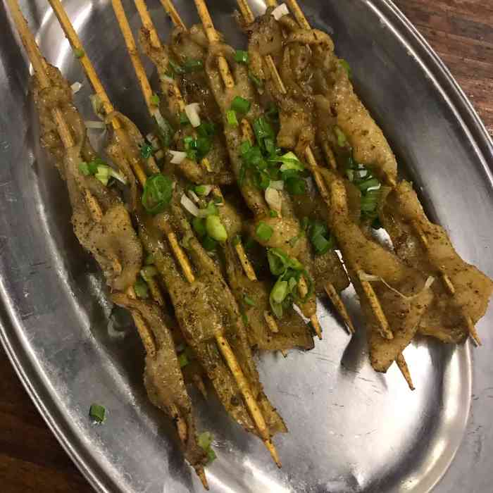 光头佬烧烤-"今天并没有看到所谓的光头佬主理烧烤,不知.