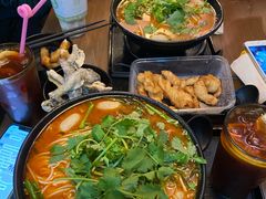 招牌炸酱小锅米线-香港港式米线(欢乐谷店)