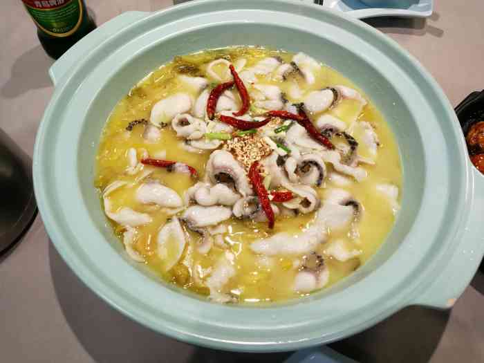 老谭记酸菜鱼(莘庄店)-"每次经过都感觉人气蛮旺的,就想来吃吃看哈.