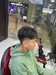 点击看大图 -Barber潮先生男士理发店