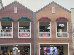 -王府井奥莱临潼小镇(临潼店)