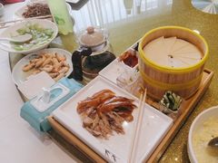 片皮鸭-江南村酒家