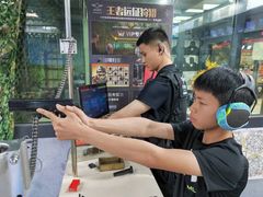 -都市枪神实弹射击俱乐部