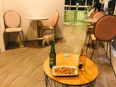 -有猫主题·治愈系猫咖(曾厝垵店)