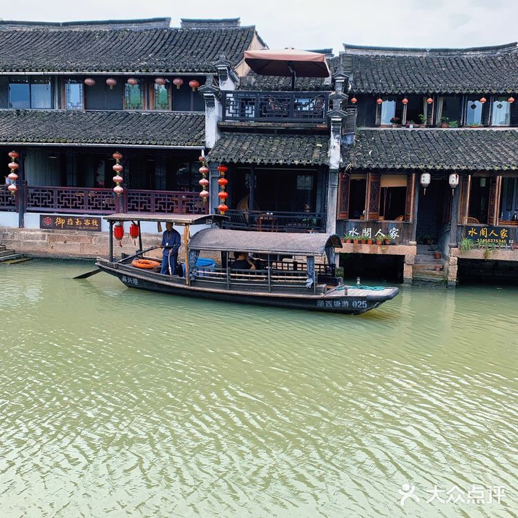 浅画镜中眉,深拜楼西月