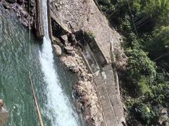 -安吉龙王山峡谷漂流