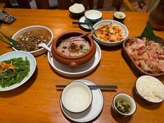 -老滇山寨•云南特色菜•地方菜•民族风情歌舞表演(金碧店)