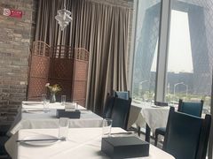 靠窗位-新加坡海鲜(国贸商城店)