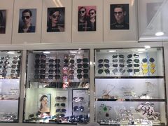 -臻美视爵眼镜·明月·依视路·蔡司折扣店(广渠门店)