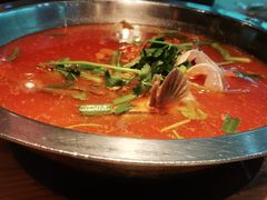 -野山舂·贵州现舂酸汤火锅(鸿通城店)