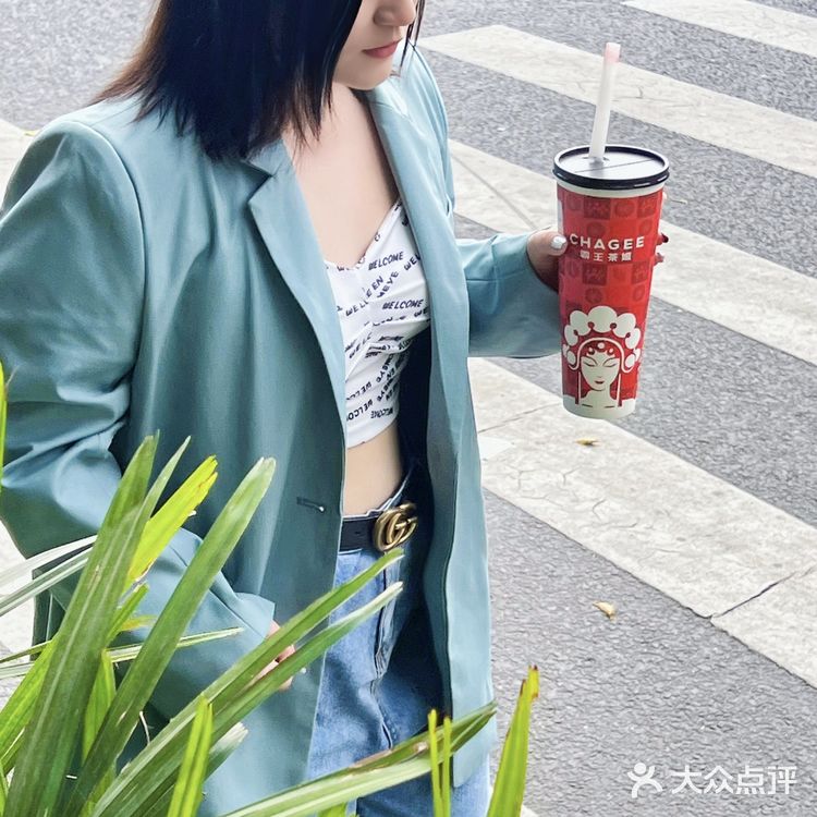 霸王茶姬“撕杯有礼”抽盲盒的快乐又回来了[调皮]