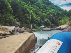 -安吉龙王山峡谷漂流