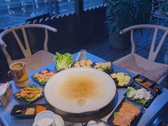 -冰冰龙虾·江湖菜·花园江景餐厅