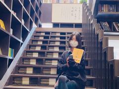 -钟书阁(松江泰晤士小镇店)