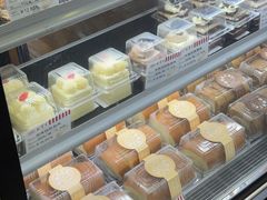 -红宝石·鲜奶小方·海派西点房(控江店)
