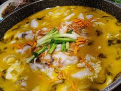 老坛酸菜鱼-山城外·非遗酸菜鱼(新都汇融店)