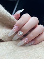-赢韵美甲美睫瑞士净斑中心