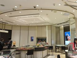 -周生生Chow Sang Sang(新世界店)