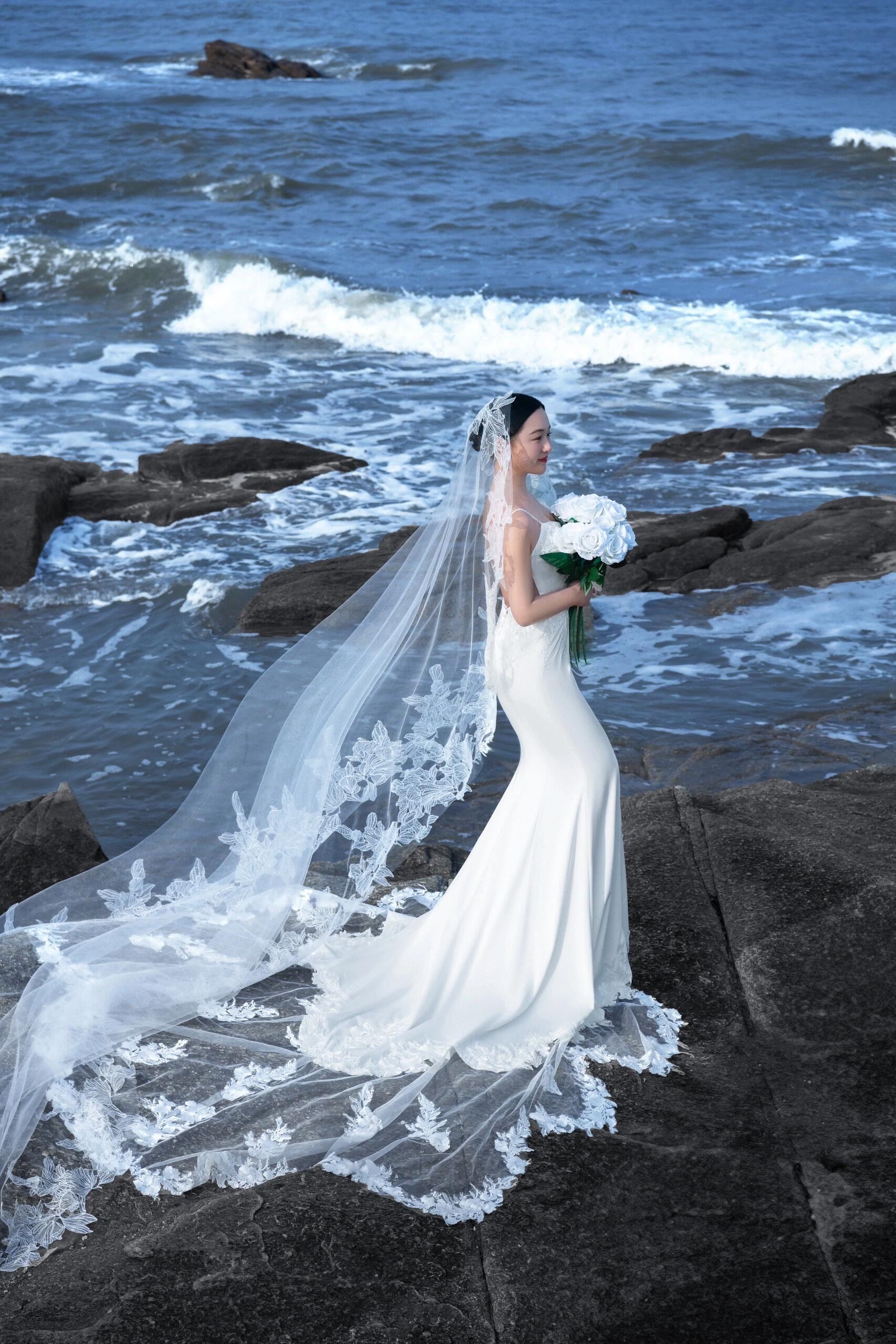 日照海边礁石婚纱照🪨||简单的盘发搭配