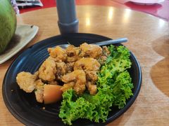 咸蛋黄鱿鱼-大树下海鲜饭店